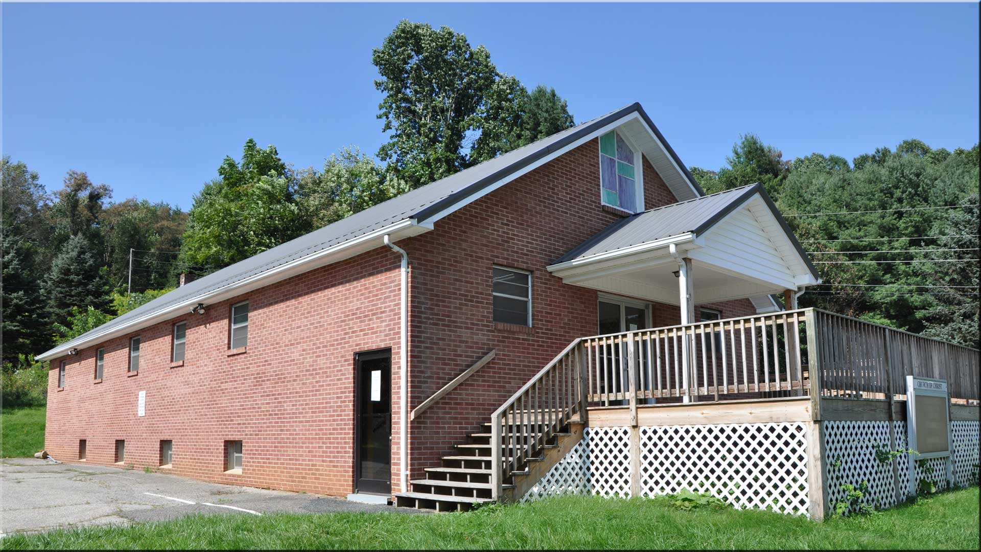 221 Barnett St